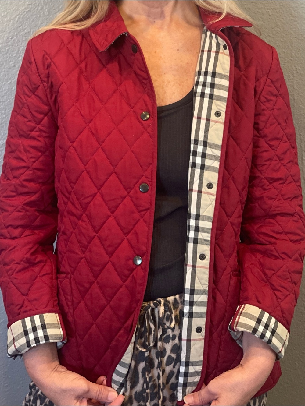Burberry Quilted Red Puffer Jacket with Signature Plaid Trim - Picture 4 of 13